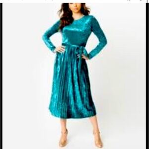Velvet Round Collar Long Sleeve pleaded  Midi Dress